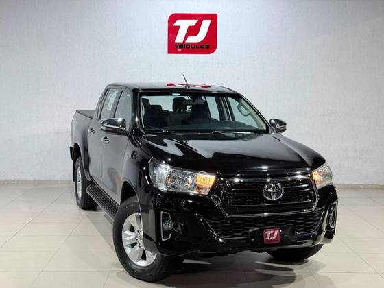 TOYOTA HILUX 2.8 SR 4X4 CD 16V DIESEL 4P AUTOMÁTICO